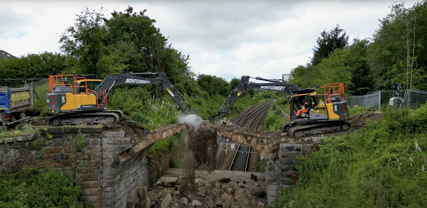 Demolition of a redundant masonry arch at Cartscraig Road, Glasgow 4