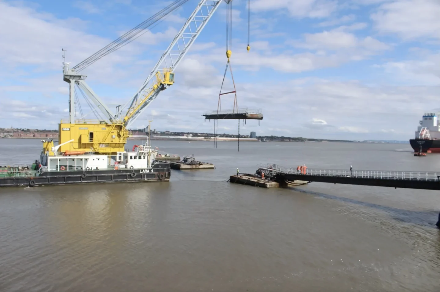 Cammell Laird and the RWE Pontoon 6