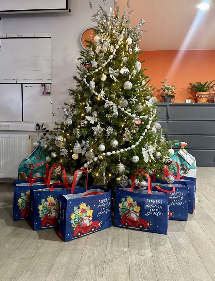 GIVING SOMETHING BACK THIS CHRISTMAS 3