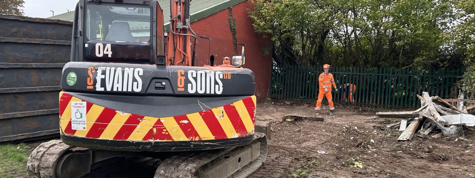 RLFC’s cabin demolished with help from S Evans! 2