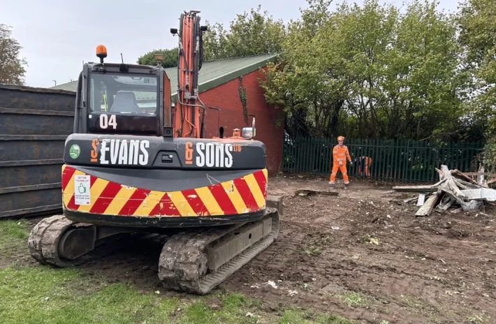 RLFC’s cabin demolished with help from S Evans! 2