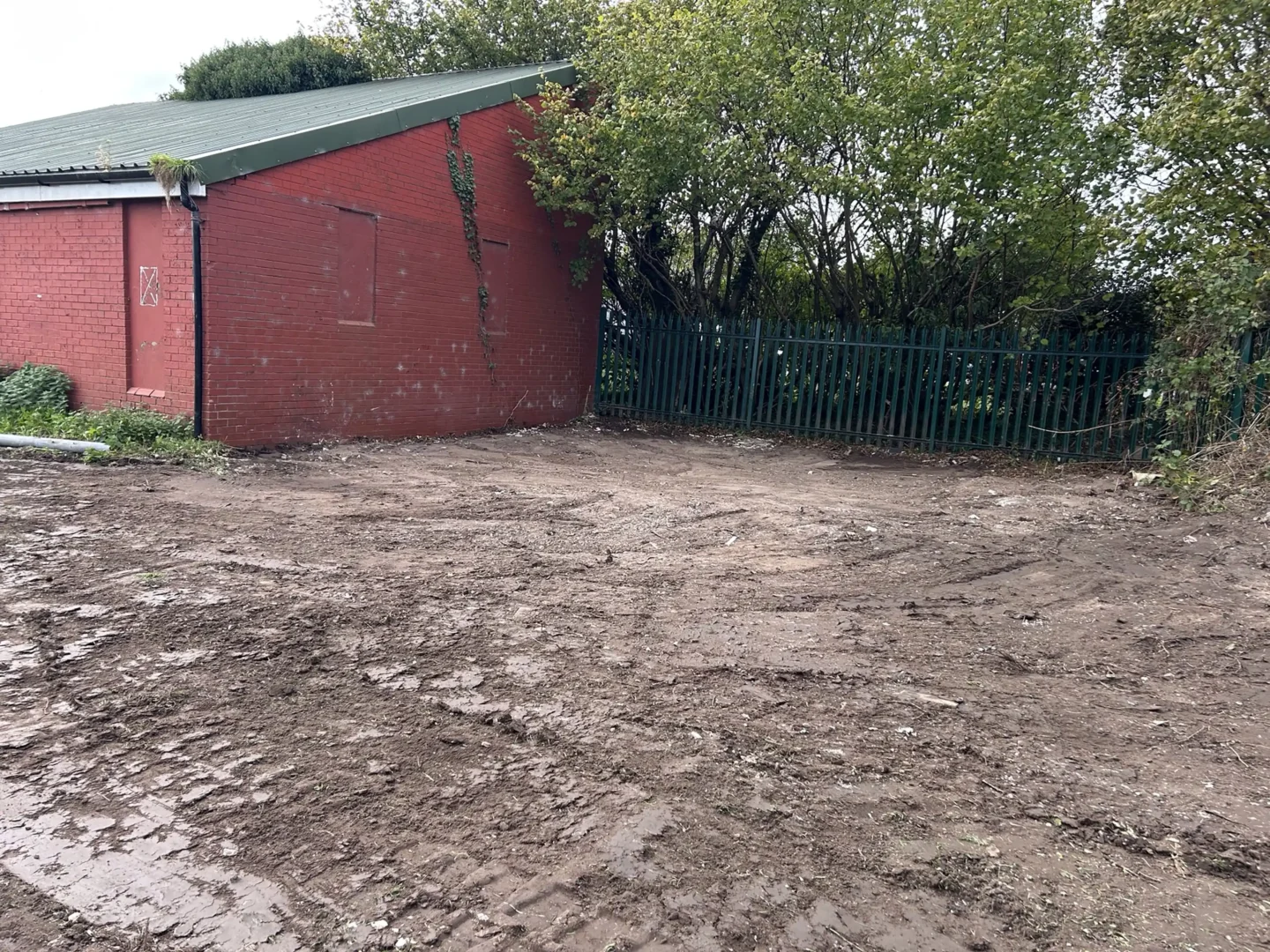 RLFC’s cabin demolished with help from S Evans! 1